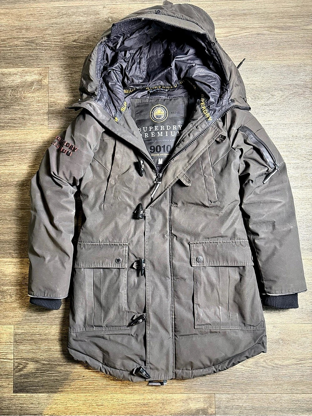 Superdry 9010 Men's Gray Puffer Jacket Size Medium